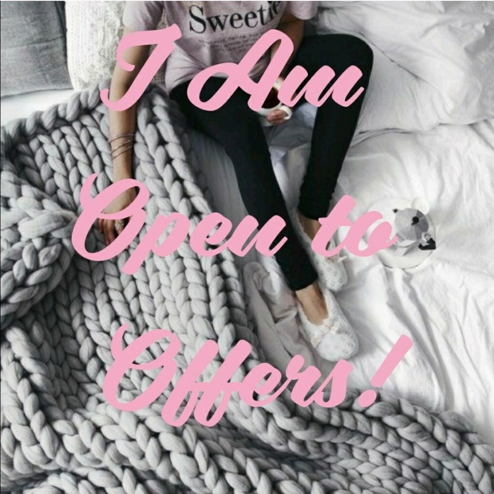 I am accepting all reasonable offers 🌸💕😍